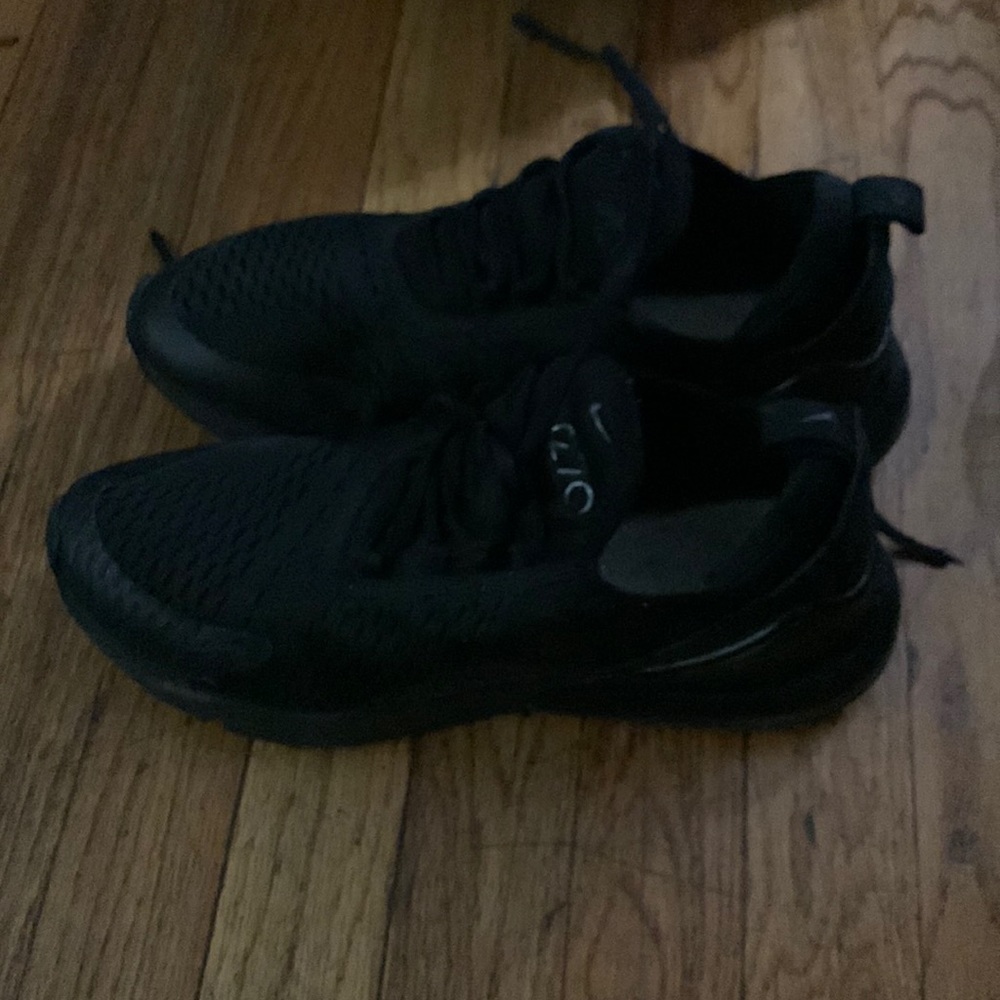 Nike mens 270